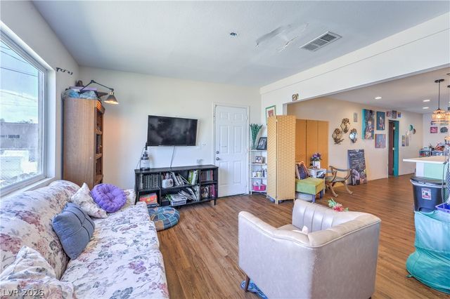 2116 West Travis Street, North Las Vegas, NV 89030