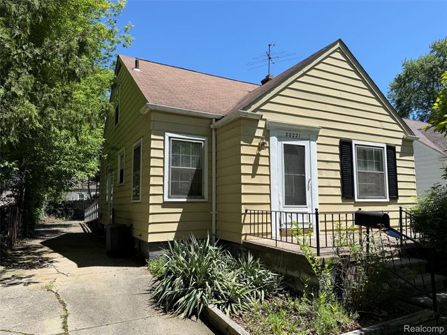 20221 Kenosha Street, Harper Woods, MI 48225