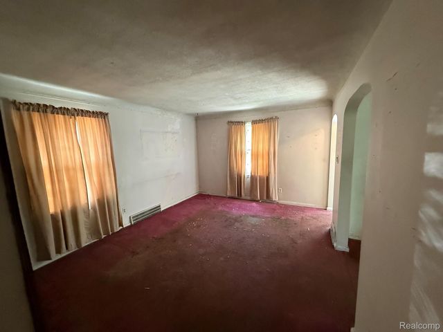 20221 Kenosha Street, Harper Woods, MI 48225