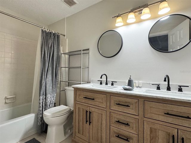 3255 RAMBLEWOOD PLACE, Sarasota, FL 34237