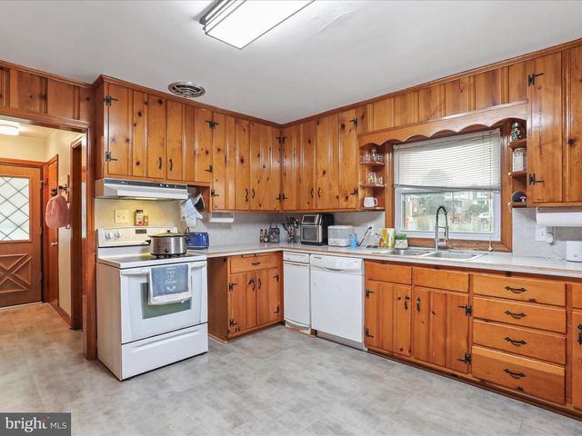 915 FLORIDA AVE, Martinsburg, WV 25401