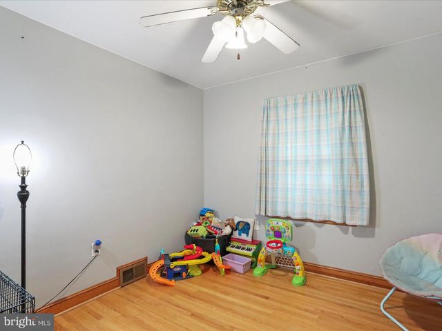 915 FLORIDA AVE, Martinsburg, WV 25401
