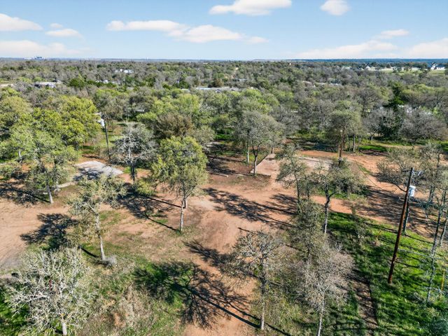 392 Elm Forest LOOP, Cedar Creek, TX 78612