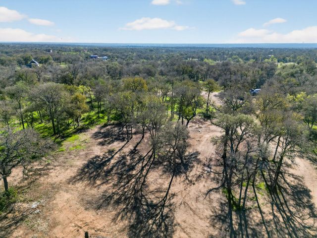 392 Elm Forest LOOP, Cedar Creek, TX 78612