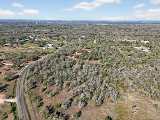 392 Elm Forest LOOP, Cedar Creek, TX 78612