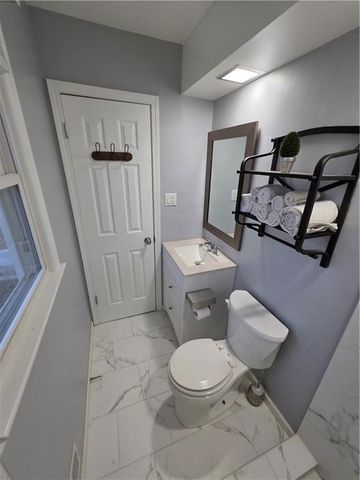 8635 LARSEN Street, Overland Park, KS 66214