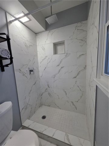 8635 LARSEN Street, Overland Park, KS 66214