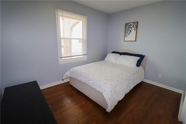 8635 LARSEN Street, Overland Park, KS 66214