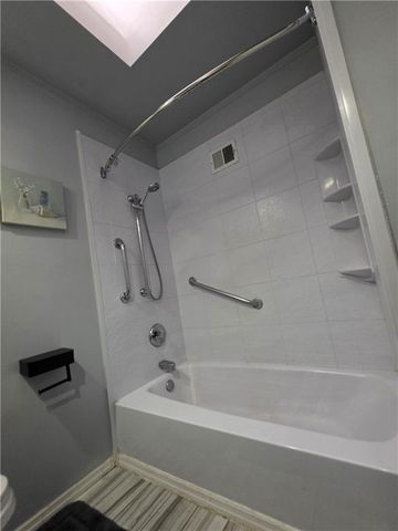 8635 LARSEN Street, Overland Park, KS 66214