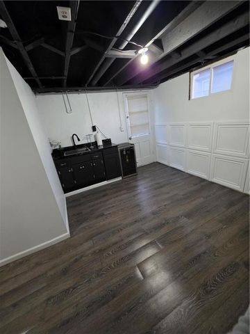 8635 LARSEN Street, Overland Park, KS 66214