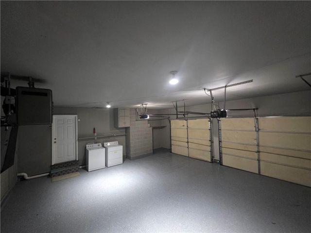 8635 LARSEN Street, Overland Park, KS 66214