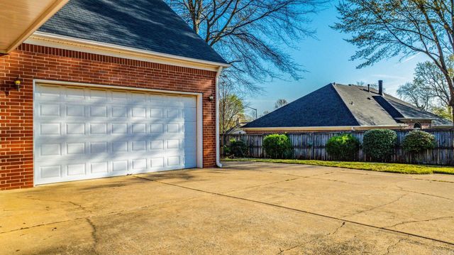 2716 Calico Creek Drive, North Little Rock, AR 72116