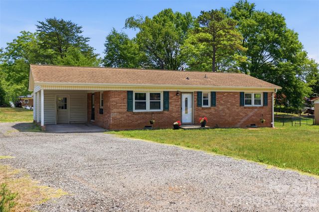 1910 26th Street NE, Hickory, NC 28601