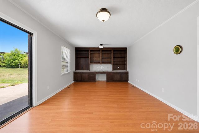 1910 26th Street NE, Hickory, NC 28601