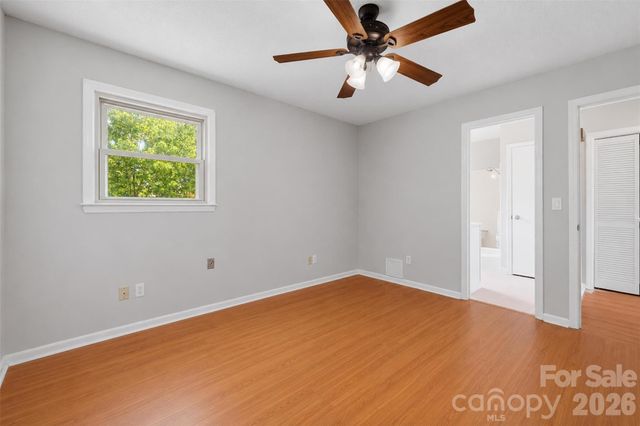 1910 26th Street NE, Hickory, NC 28601