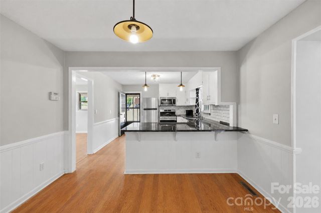 1910 26th Street NE, Hickory, NC 28601