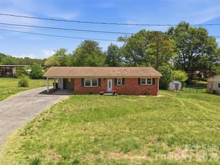 1910 26th Street NE, Hickory, NC 28601