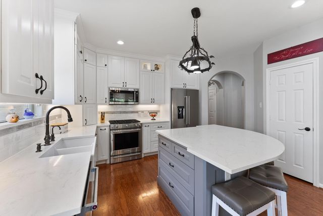 58 Marble Wood Place, The Woodlands, TX 77381