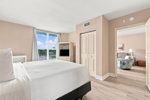 2100 Sea Mountain Hwy Unit 412, North Myrtle Beach, SC 29582