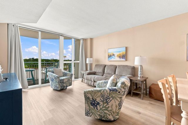 2100 Sea Mountain Hwy Unit 412, North Myrtle Beach, SC 29582
