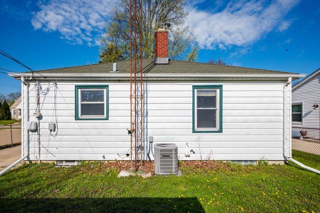5923 44th AVENUE, Kenosha, WI 53144