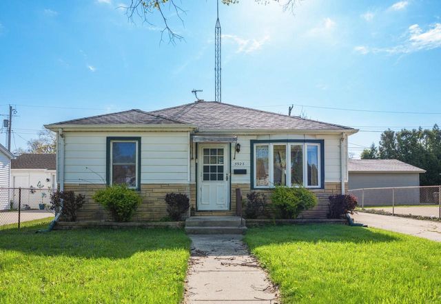 5923 44th AVENUE, Kenosha, WI 53144