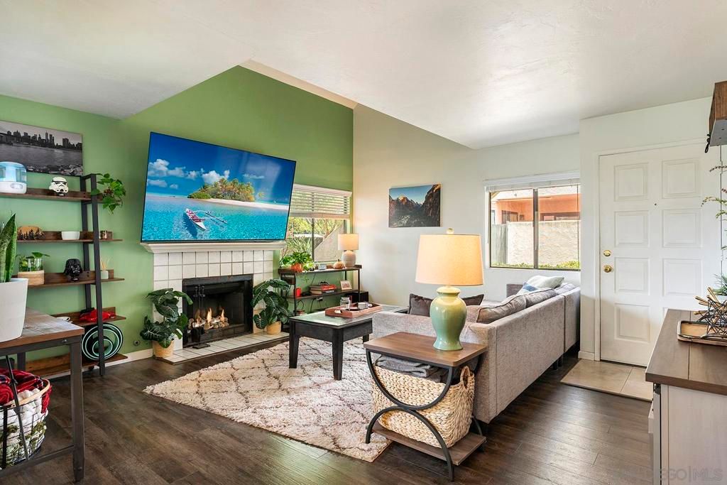 355 N Melrose Dr N E, Vista, CA 92083 — photo 3