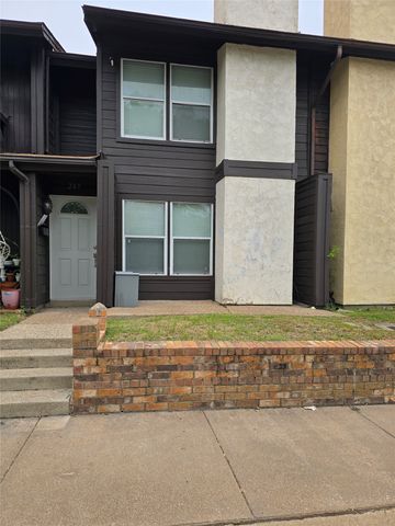 240 Rolling Hills Place, Lancaster, TX 75146