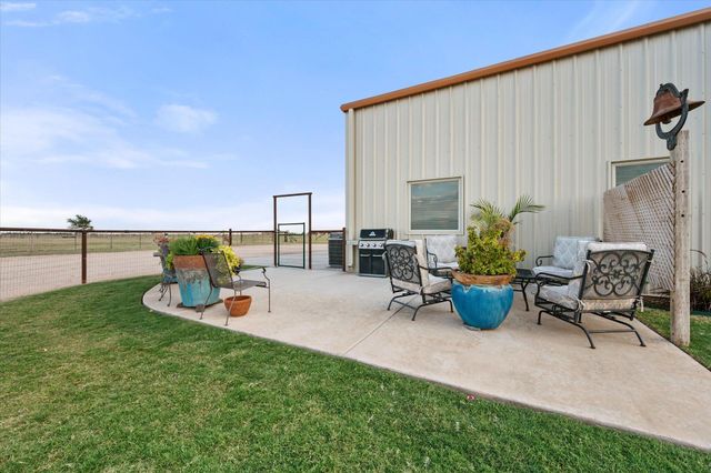 753 Co Rd J, New Home, TX 79383