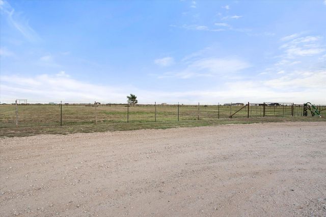 753 Co Rd J, New Home, TX 79383