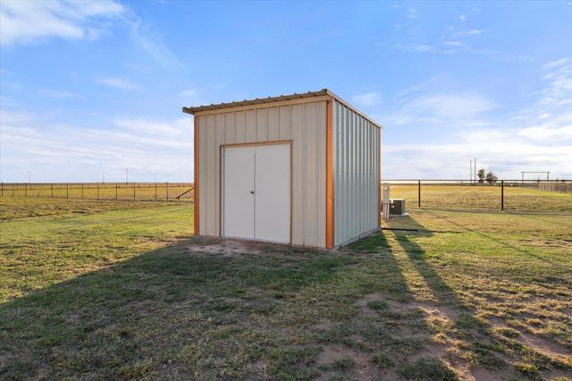 753 Co Rd J, New Home, TX 79383