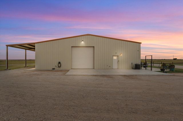 753 Co Rd J, New Home, TX 79383