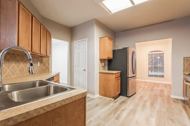 12214 Landsdown Ridge Way, Humble, TX 77346