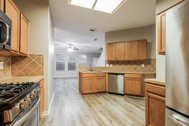 12214 Landsdown Ridge Way, Humble, TX 77346