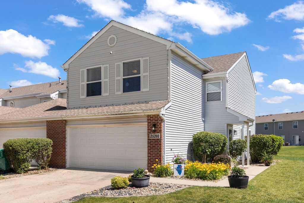 25201 Shannon Drive, Manhattan, IL 60442