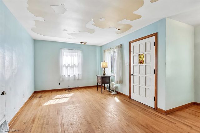 8804 Behrwald Avenue, Brooklyn, OH 44144