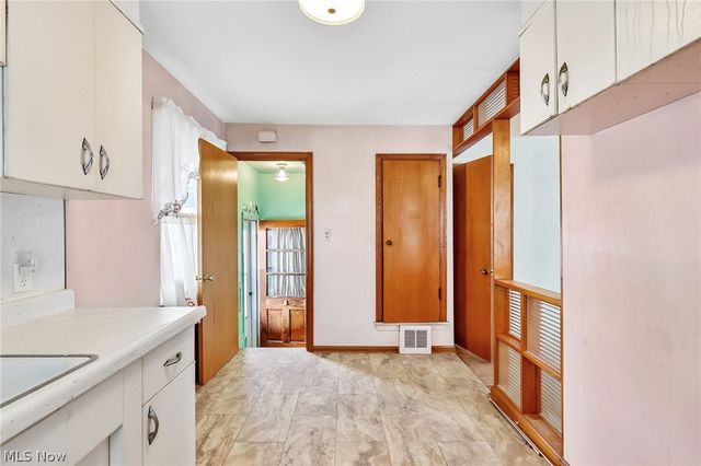 8804 Behrwald Avenue, Brooklyn, OH 44144