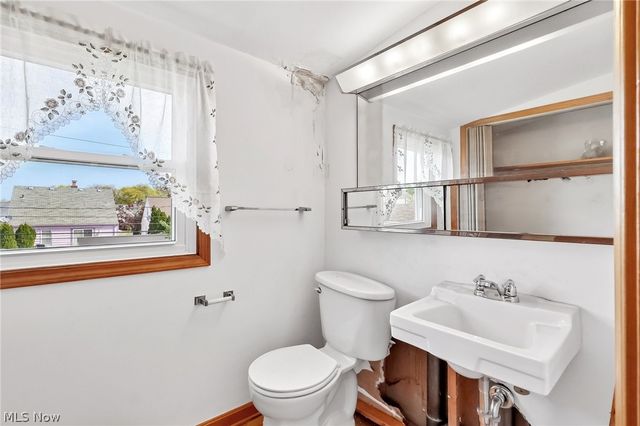 8804 Behrwald Avenue, Brooklyn, OH 44144