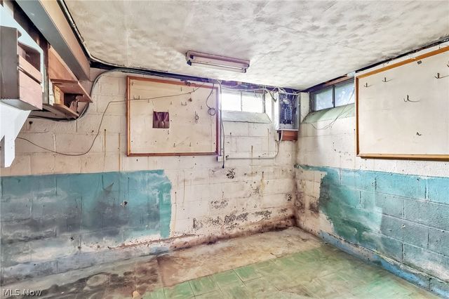 8804 Behrwald Avenue, Brooklyn, OH 44144