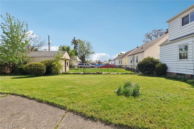 8804 Behrwald Avenue, Brooklyn, OH 44144