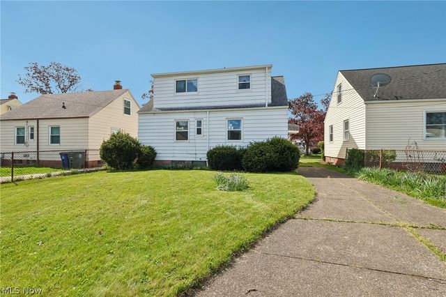 8804 Behrwald Avenue, Brooklyn, OH 44144