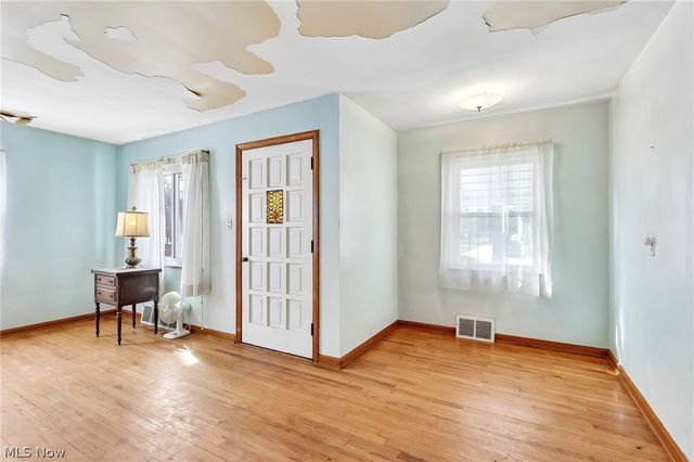 8804 Behrwald Avenue, Brooklyn, OH 44144