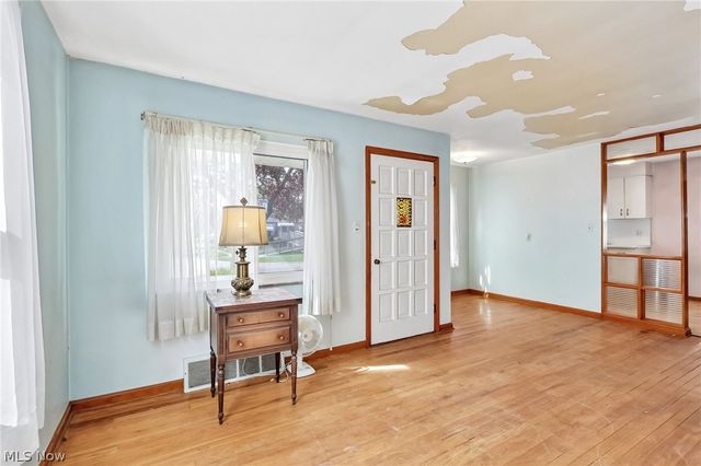 8804 Behrwald Avenue, Brooklyn, OH 44144