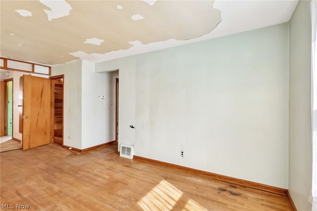 8804 Behrwald Avenue, Brooklyn, OH 44144