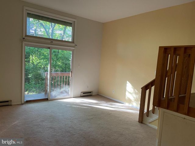 3208 CHAMPIONS DR, Wilmington, DE 19808