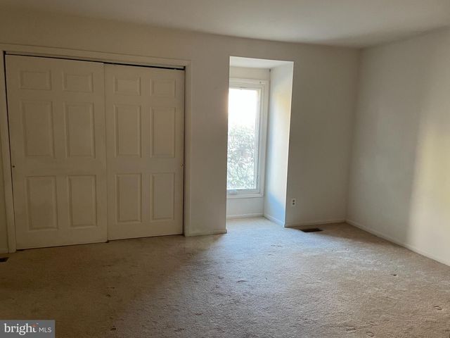 3208 CHAMPIONS DR, Wilmington, DE 19808