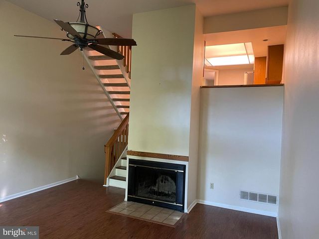 3208 CHAMPIONS DR, Wilmington, DE 19808