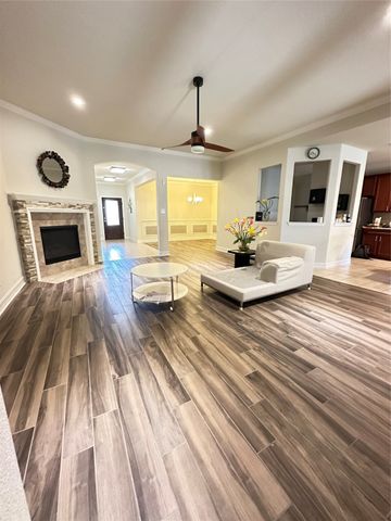 2100 Plamera Lane, Fort Worth, TX 76131