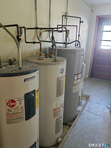 25 Norris Street, Waterbury, CT 06705