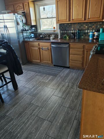 25 Norris Street, Waterbury, CT 06705